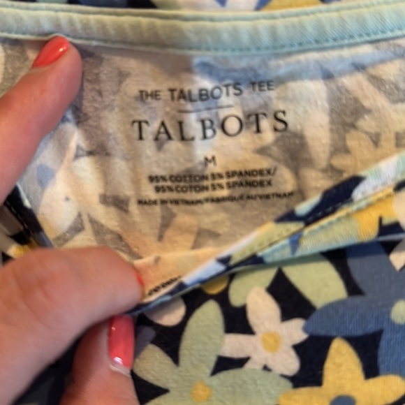 The Talbots Tee - floral pattern Cotton Blend Tee. Size Med. Navy/Wht/Yellow - Picture 2 of 5